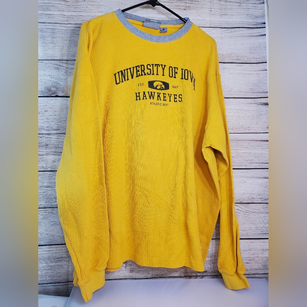 Vintange University of Iowa sweatshirt